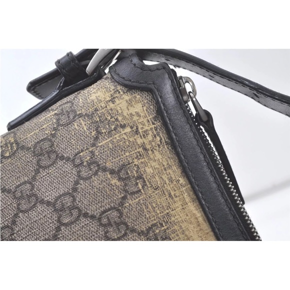 Authenticated Gucci Web Sherry Supreme Messenger Crossbody Bag  (**Has flaws**) - Picture 9 of 13